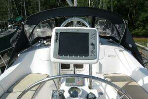2008 Hunter 41 Deck Salon thumbnail 6