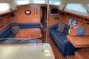 2008 Hunter 41 Deck Salon thumbnail 17
