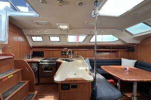 2008 Hunter 41 Deck Salon thumbnail 11