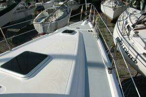 2008 Hunter 41 Deck Salon thumbnail 36