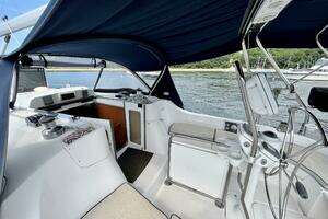 2008 Hunter 41 Deck Salon thumbnail 5