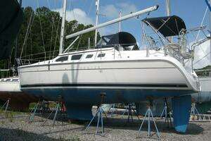 2008 Hunter 41 Deck Salon thumbnail 1
