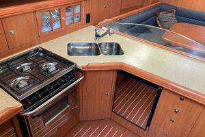2008 Hunter 41 Deck Salon thumbnail 14
