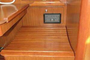 2008 Hunter 41 Deck Salon thumbnail 20