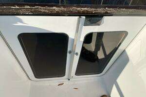 2008 Hunter 41 Deck Salon thumbnail 38