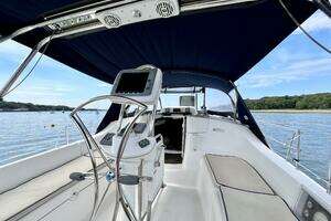 2008 Hunter 41 Deck Salon thumbnail 4