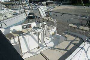 2008 Hunter 41 Deck Salon thumbnail 42