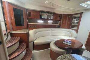 2005 Sea Ray 420 Sundancer thumbnail 9