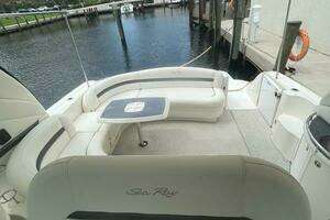 2005 Sea Ray 420 Sundancer thumbnail 19