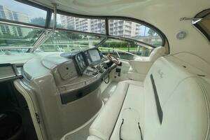 2005 Sea Ray 420 Sundancer thumbnail 16