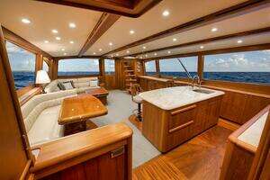2016 Merritt 86' Enclosed Flybridge thumbnail 40