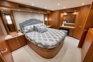 2016 Merritt 86' Enclosed Flybridge thumbnail 48