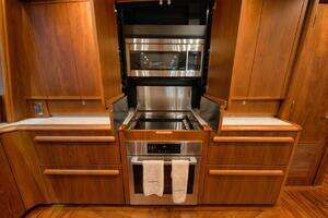 2016 Merritt 86' Enclosed Flybridge thumbnail 47