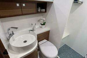 2027 Outback Yachts 50 thumbnail 14