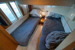 2013 Azimut 40 Flybridge thumbnail 44