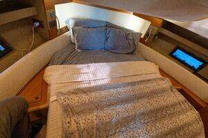 2013 Azimut 40 Flybridge thumbnail 43