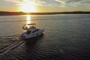 2013 Azimut 40 Flybridge thumbnail 11