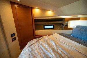 2013 Azimut 40 Flybridge thumbnail 36