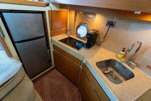 2013 Azimut 40 Flybridge thumbnail 17