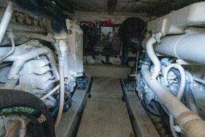 2013 Azimut 40 Flybridge thumbnail 79