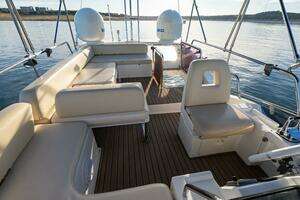 2013 Azimut 40 Flybridge thumbnail 60