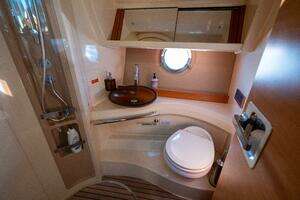 2013 Azimut 40 Flybridge thumbnail 35