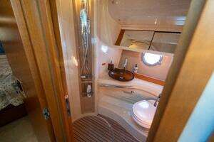 2013 Azimut 40 Flybridge thumbnail 34
