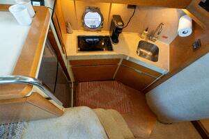 2013 Azimut 40 Flybridge thumbnail 16