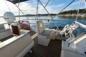 2013 Azimut 40 Flybridge thumbnail 59