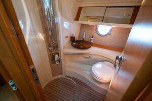 2013 Azimut 40 Flybridge thumbnail 33