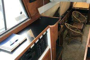 1985 Bayliner 4550 Motoryacht thumbnail 18