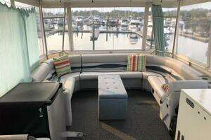1985 Bayliner 4550 Motoryacht thumbnail 6