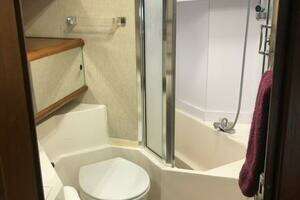 1985 Bayliner 4550 Motoryacht thumbnail 40