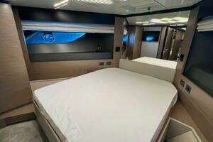 2019 Ferretti Yachts Ferretti 780 thumbnail 23