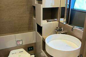 2019 Ferretti Yachts Ferretti 780 thumbnail 21