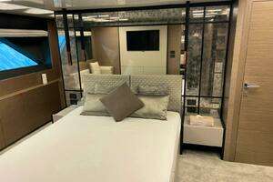 2019 Ferretti Yachts Ferretti 780 thumbnail 16