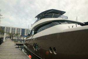 2012 Monte Carlo Yachts 76 thumbnail 1