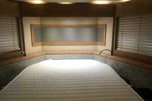 2012 Monte Carlo Yachts 76 thumbnail 19