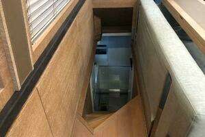 2012 Monte Carlo Yachts 76 thumbnail 32