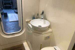2012 Monte Carlo Yachts 76 thumbnail 13