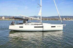 DOS PARA UNO 2022 Jeanneau Sun Odyssey 440 Yacht For Sale in Alameda CA