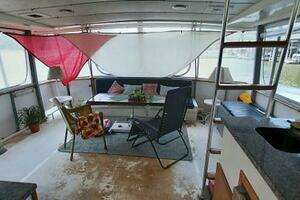 1976 Bertram Flybridge MY thumbnail 34