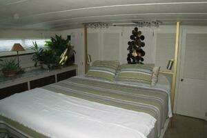 1976 Bertram Flybridge MY thumbnail 28