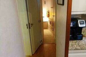 1976 Bertram Flybridge MY thumbnail 14