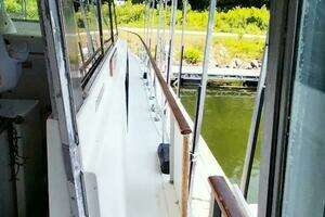 1976 Bertram Flybridge MY thumbnail 55