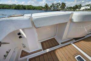 2015 Tiara Yachts Tiara 390 Convertible thumbnail 14