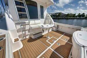 2015 Tiara Yachts Tiara 390 Convertible thumbnail 11