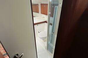 2007 Beneteau 49 thumbnail 27