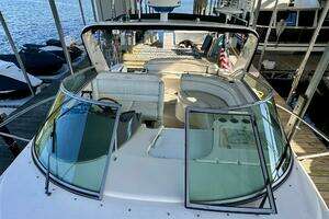 2004 Rinker 342 Fiesta Vee thumbnail 36