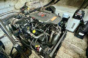 2004 Rinker 342 Fiesta Vee thumbnail 86
